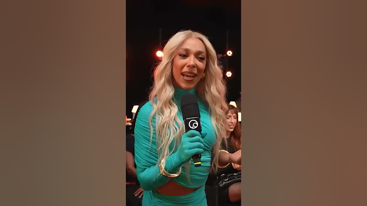 Érika Hilton chega atrasada e pediu desculpas pra Blogueirinha