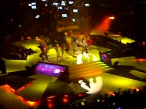 TWINS 2010 人人彈起演唱會 16/4  唱 : 人人彈起