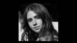 Clairo - Sofia (Acoustic Instrumental Karaoke) CC with lyrics