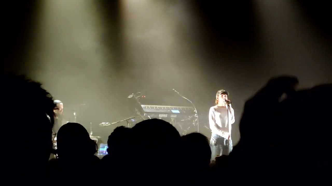 Noée (Je t'en veux pas) en 1ère partie de Miki(07/03/2025)