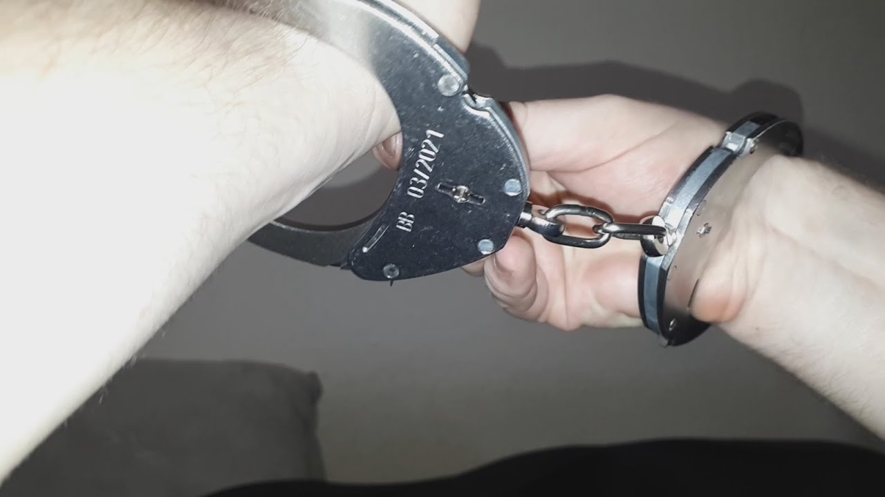 Escaping Clejuso model 9 high security German Current Police Issue Model Handcuffs