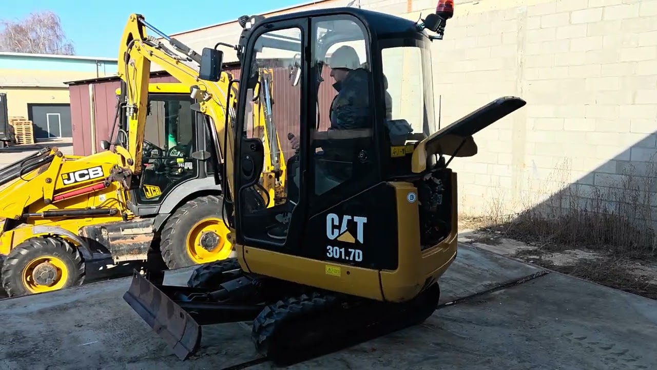 Caterpillar 301.7D 2017r.,1890mht