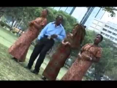 Solomon Mukubwa Roho Yangu Naikumbie Official Video