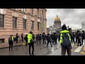 ОМОН почав жорстко розганяти протестувальників в Росії