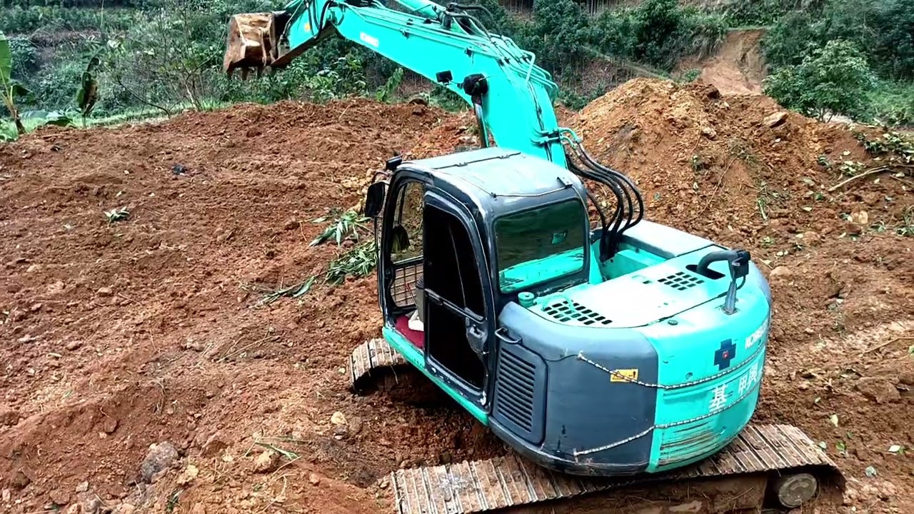 I am very well suited to working with excavators. 