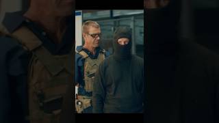 Funny Commercial from South Africa: The Courier Guy with Leo Prinsloo from 2023