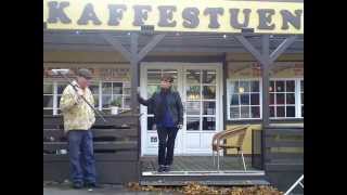 Vera Tager Til Genmæle. Veras Vinterven. Høkassen Kaffestuen