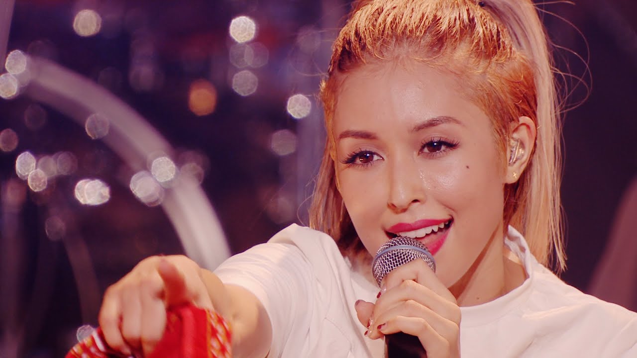 fly high / BENI Red LIVE TOUR 2013 - YouTube