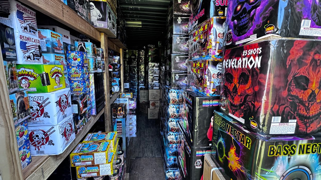 FIREWORK CONTAINER JULY 4th 2025 FULL STASH 🔥🔥 ALL BANGERZ!!! Part 1 🤙 ...