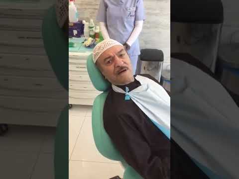 ياس خضر في عيادة طبيب الأسنان