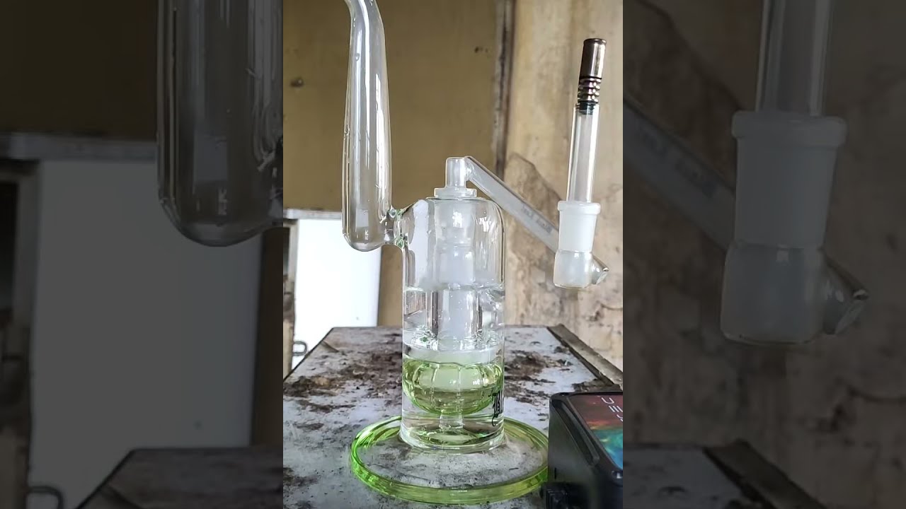 Black Leaf glass bong with Dynavap Titanium Tip