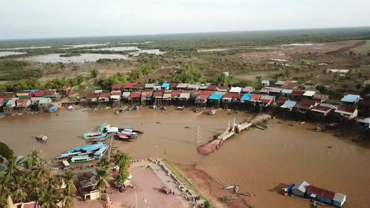Kompong Khleang floating village