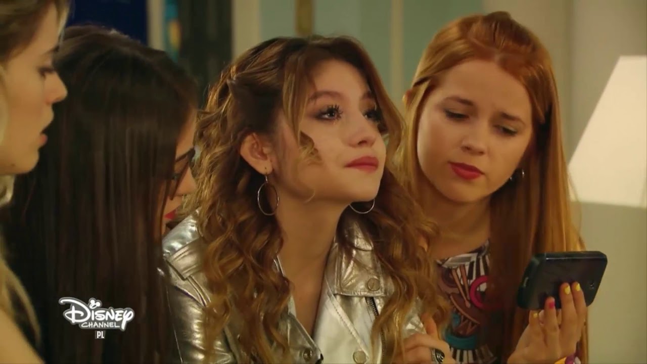 Soy Luna 3 | Luna ogląda całe nagranie z pocałunkiem Emilii i Matteo (Odc 31)