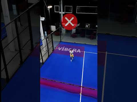 Bandeja or Víbora in Padel?