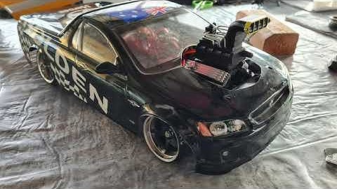Rc burnout - holden ve ss ute - with NEW clikb8 blower