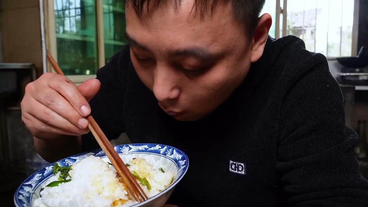 回锅肉配油菜苔，就这一碗饭，吃得干干净净，踏踏实实