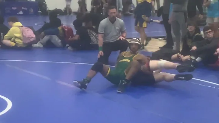 Xavier Castaeda vs. Terrence Howell at I-64 Spring...