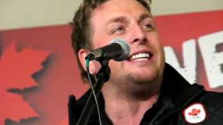 Johnny Reid performs 'Out of the Blue' in the JRfm Fan Jam Lounge.