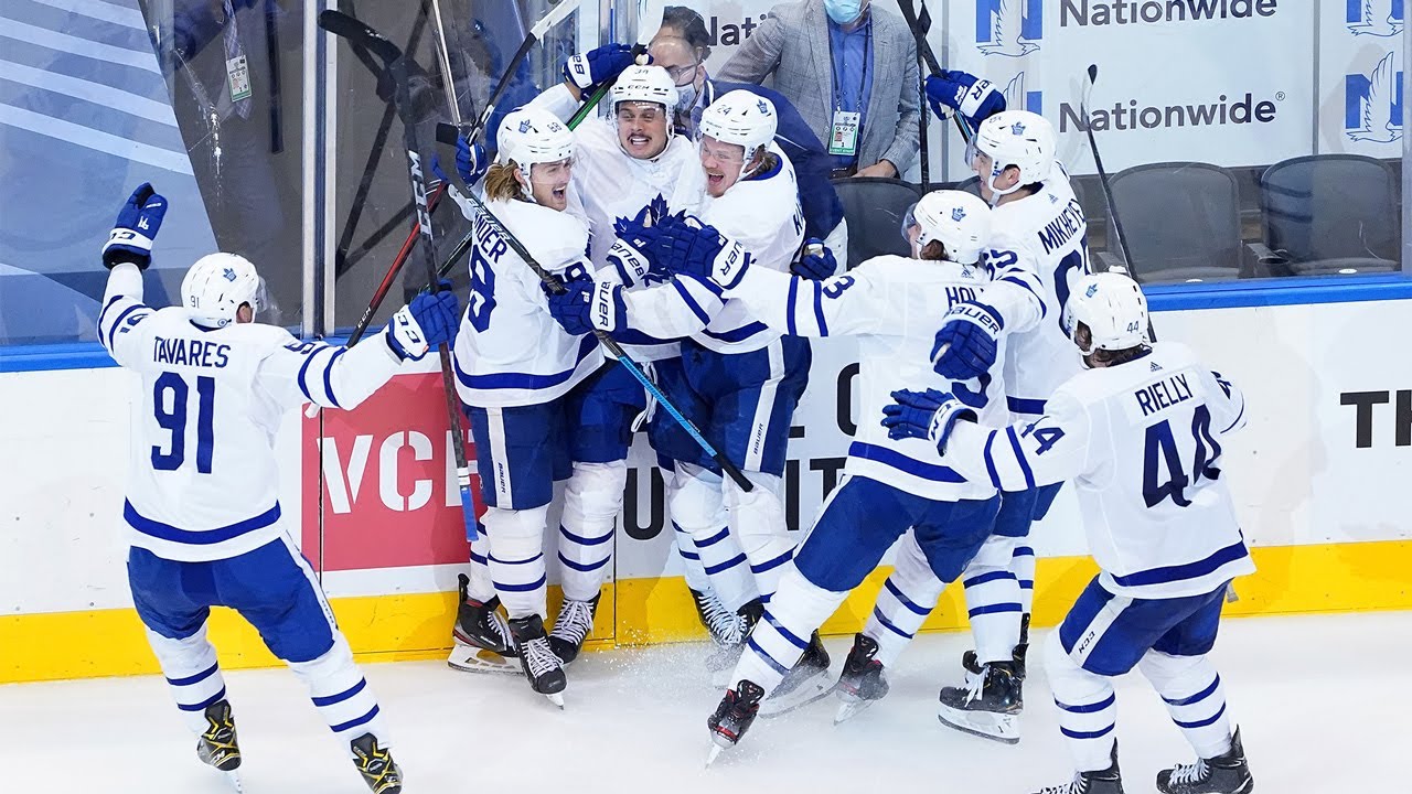 Auston Matthews Showed Up To The Leafs Game Dripping In Old-School