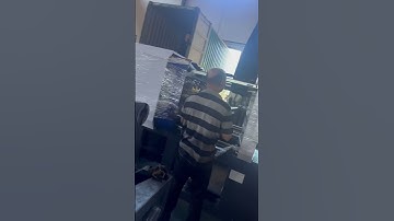 Ready to loading 180Ton servo motor injection molding machines today