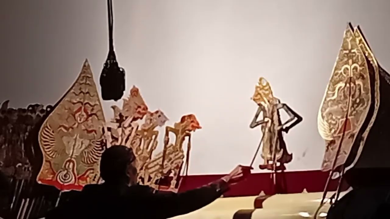 Sorotan 2.57.15 - 3.02.15 dari 🔴🟢▶️Live pentas pagelaran Wayang Kulit di TBS JAWA TENGAH