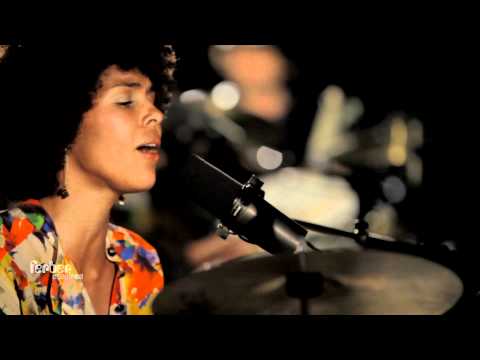 OFF SESSION - Ayo et - M -  session studio inédite : "It Hurts"