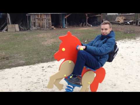 ТРЕШШ!! Зоофил напал на беззащитную лошадь!!!!
