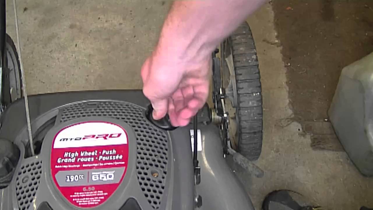 HOWTO Check The Oil In A Lawnmower In 30 Seconds YouTube