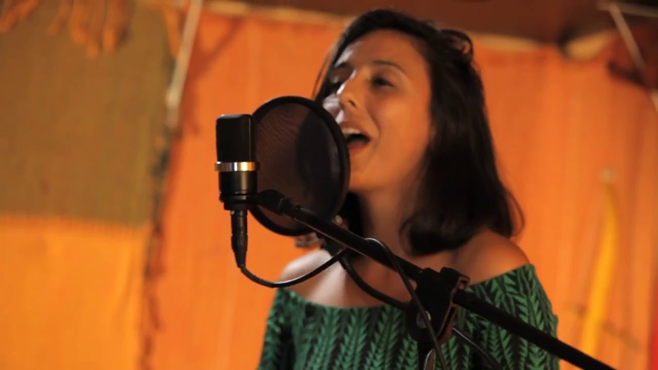 Aline Paes and Brian Potts • Bag Lady • Universal Pandeiro