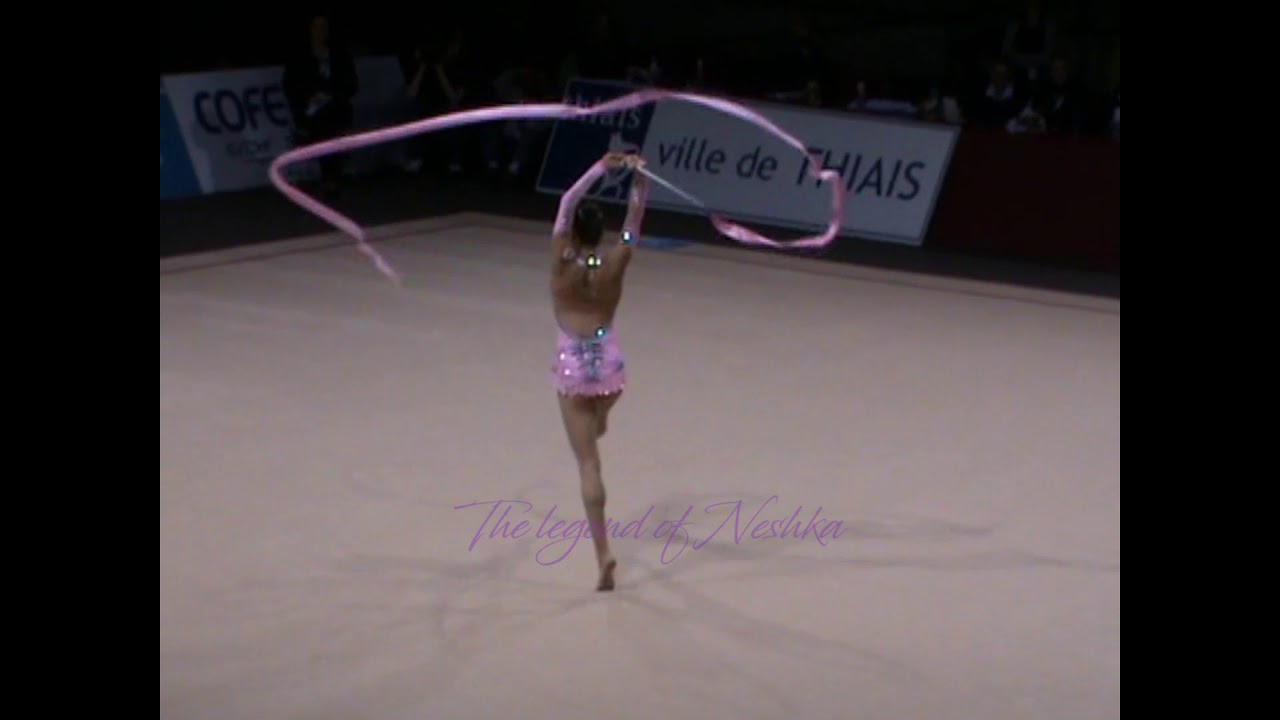 Evgueniya KANAEVA (RUS) ribbon - 2009 Thiais EF