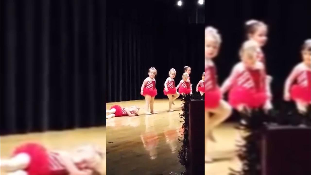 Baby dance Christmas Recital Fail❤️❤️❤️ - YouTube