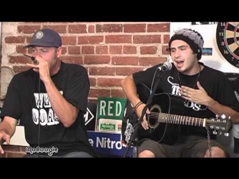 FORTUNATE YOUTH "Burn One" - stripped down session @ the MoBoogie Loft (full video)