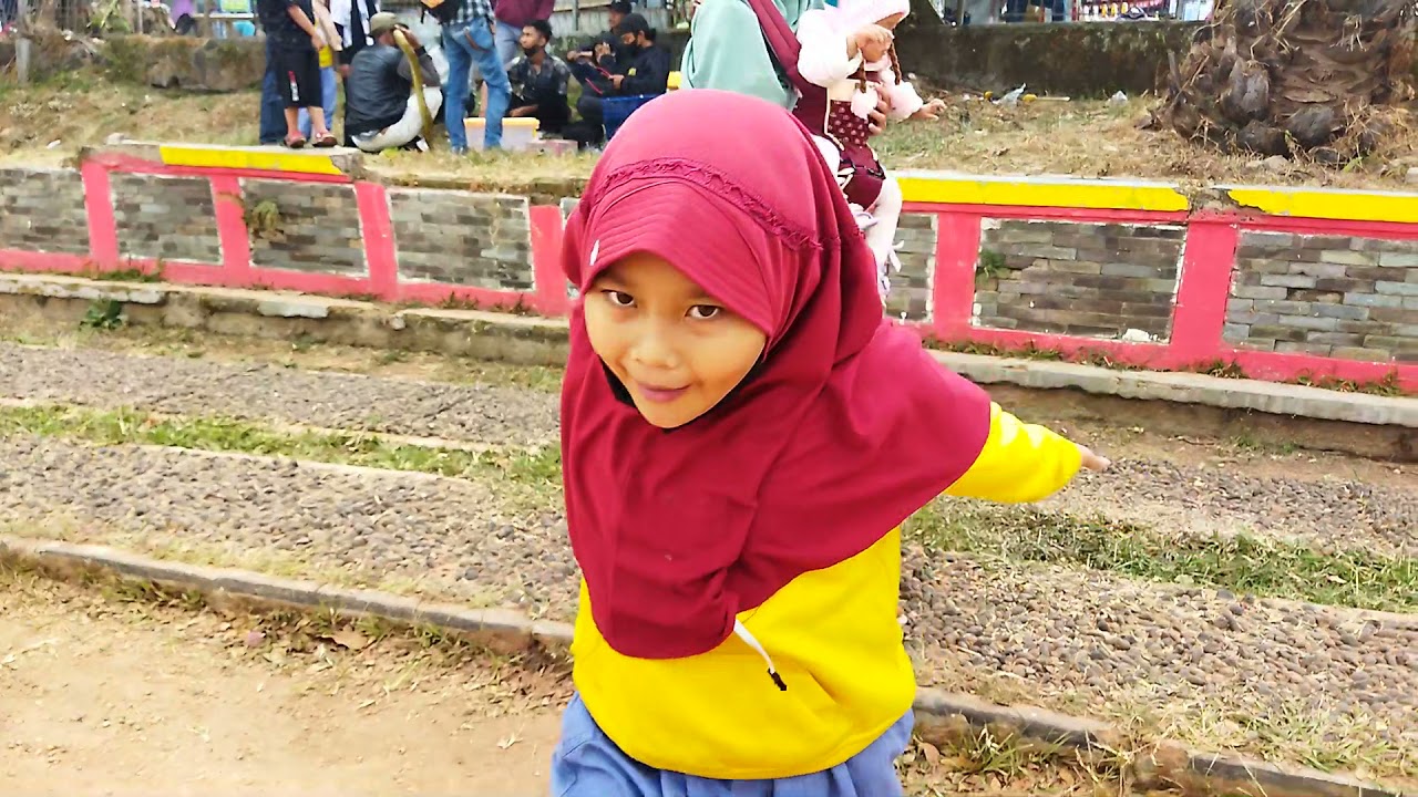 Jalan jalan di kerkoff Garut