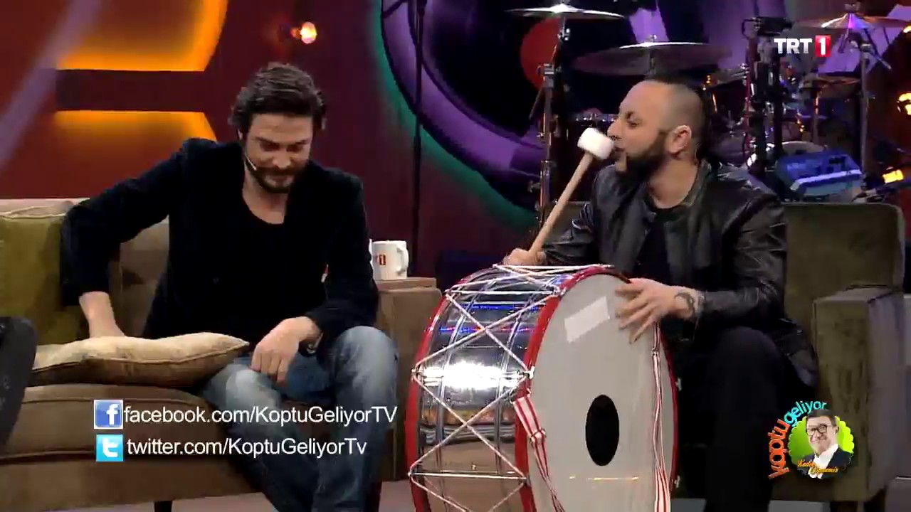 Hayko Cepkin- Beşiktaş Tribününü  Anlatıyor (Koptu Geliyor)