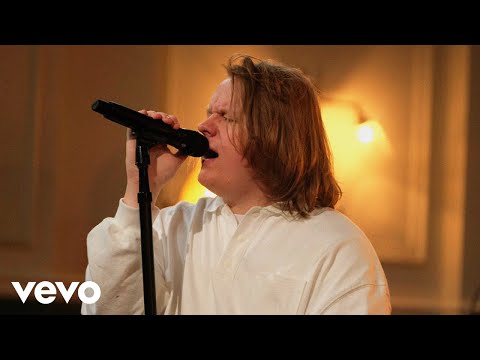Lewis Capaldi - Someone You Loved in the Live Lounge