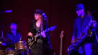 Video thumbnail of "Anne McCue - Little White Cat (Live At Hotel Cafe)"
