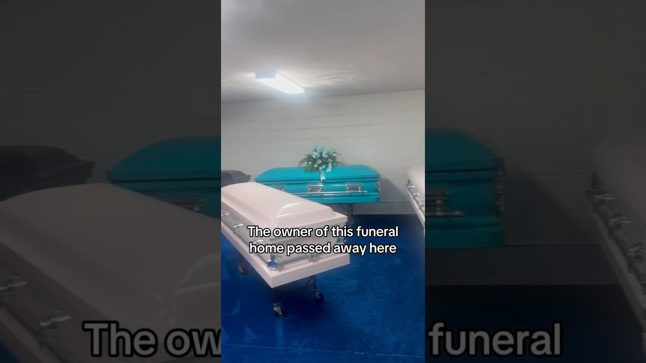 Exploring an abandoned funeral home with everything left behind… 