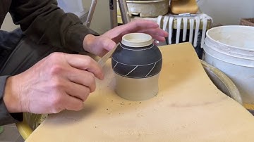 391. Making a Sgraffito/Carving Texture Mug with Hsin-Chuen Lin 林新春 雕花紋馬克杯示範