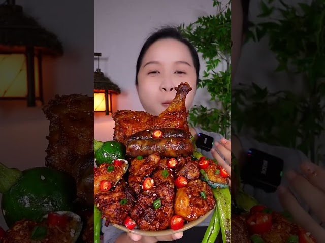 SPICY CHICKEN FEAST 🌶️🤤 ASMR 먹방 | Xinjie ASMR #shorts