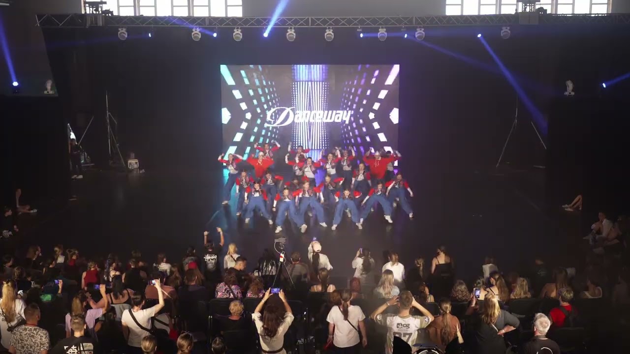 [2nd Place] Danceway - Toke