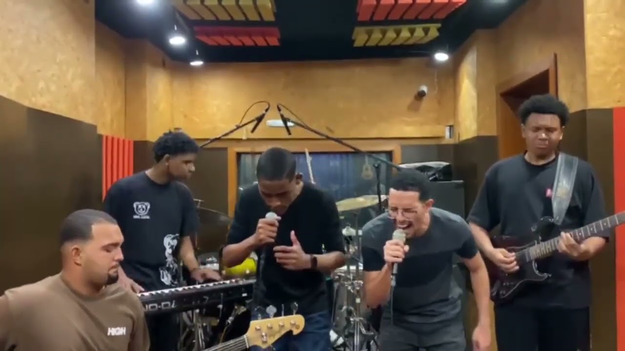 ➡️ COVER NAAMÃ +MEDLEY corinho de fogo antigo! 🔥🤯 