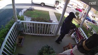 FedEx delivery man folds fl