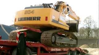 Liebherr 904 Fährt Auf Ein Tieflader Full Hd