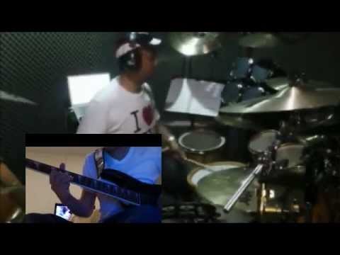 Nantikan Gerimis guitar solo w/ drums split screen - YouTube
