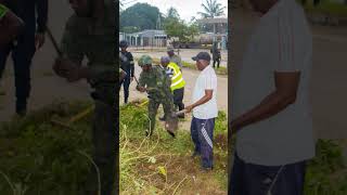 Not all heroes carry weapons — some carry humanity 🇷🇼❤️ #rdf #rwandaupdates #mozambique #peace
