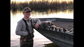 Duck Hunting Tiny Pockets~ 1 Man limit!?| Heid Outdoors
