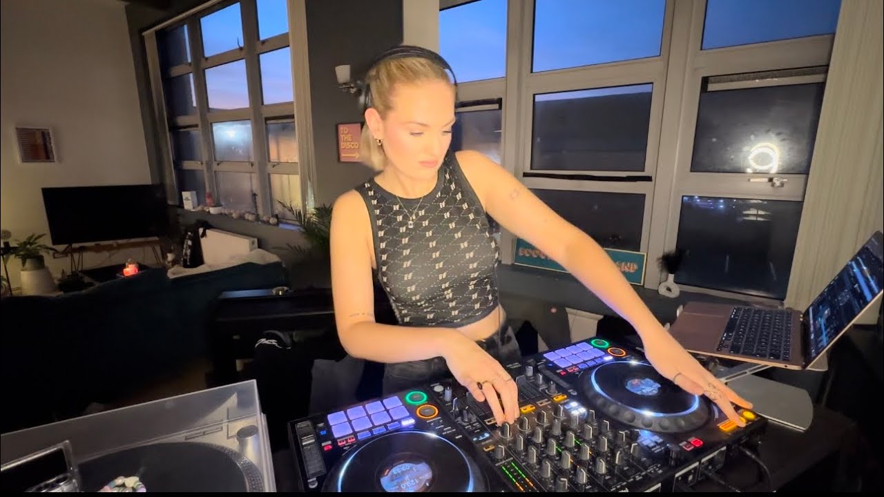 2024 VIBEY HOUSE MIX (NYE Warm up essentials) - ALTASOPH @ Home mix 003 ...