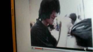 The best headbanging you will ever see!!