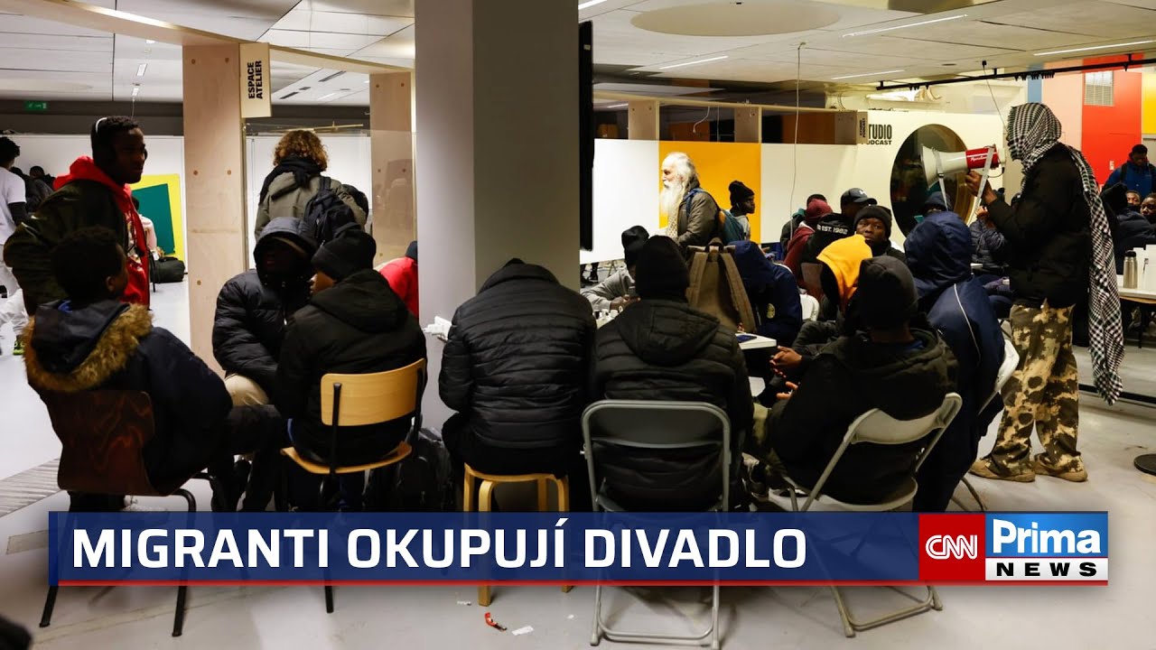 Stovky migrantů okupují známé divadlo v Paříži. Radnice dává ruce pryč, hrozí i krach