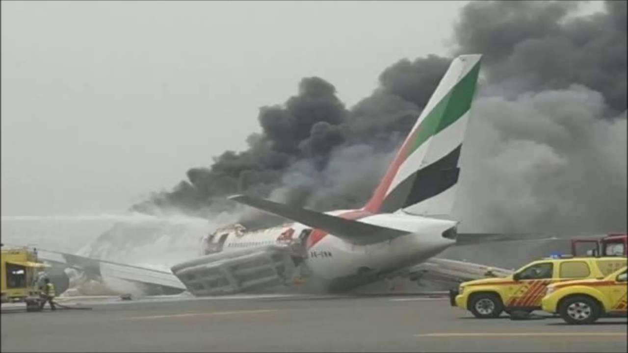 Emirates plane crash fire in Dubai , 1 firefighter killed YouTube